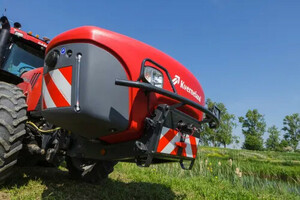 Front mounted sprayer
